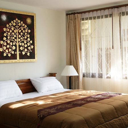 Tara Bed And Breakfast Kanchanaburi Buitenkant foto